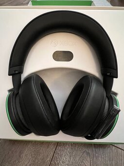 Xbox Series X 1TB + XBOX Wireless Headset - 8