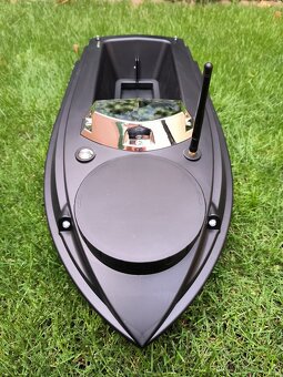 Zavazacia lodka s GPS + Sonar - 8