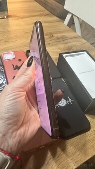 Predám iPhone 11pro gold 256GB - 8