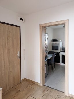 Predám 3-izbový slnečný byt  Košúty 2 - 8