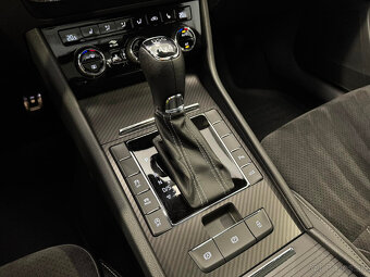 Škoda Superb Combi 2.0 TDI SPORTLINE DSG 4X4 BLACK STYLE - 8