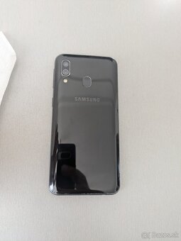 Samsung Galaxy A40 - 8