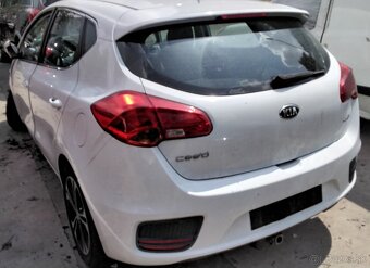 KIA CEED 1.4 CRDI 2015 Predám DVERE, MOTOR D4FC, PIATE DVERE - 8