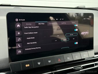 MG4 EV 125kW 51kWh LED ACC Pilot 16tkm - 8