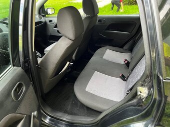 FORD FIESTA 1.3i Futura - 8