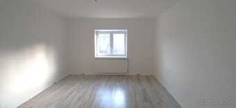 Rekreačný ale aj na stále bývanie - 8