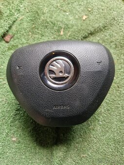 Diely interiéru Škoda Octavia 3 - 8