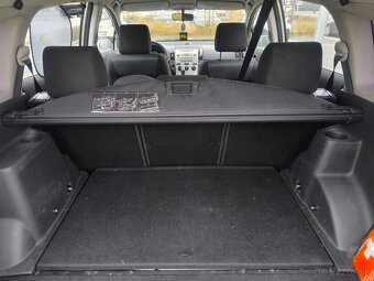 Toyota Corolla Verso 1,6 VVTi benzín - 8