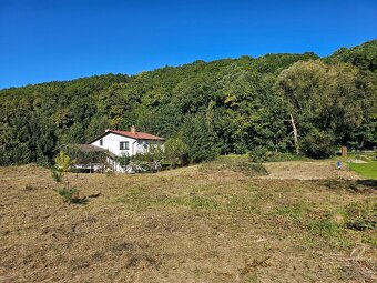 Stavebný pozemok pri lese s potokom - LADCE - 8