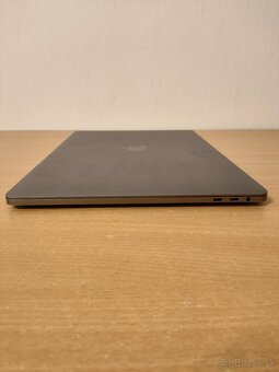 MacBook Pro 15 2017 | i7 • 16GB • 256GB 💶 - 8