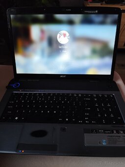 Predám notebook Acer - 8