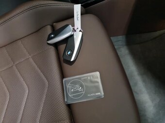 BMW iX1 30xDrive 306P 4.300km odpočet DPH - 8