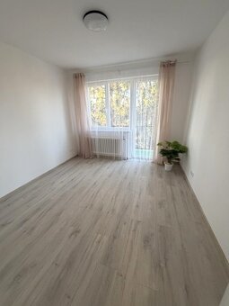 SKVELÝ BYT PRE KRÁSNE BÝVANIE :) 3  izbový byt 69 m2, garáž, - 8