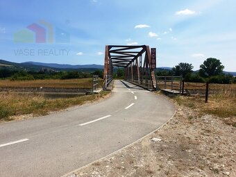 Na predaj rekreačný pozemok s troma jazerami o výmere 10 - 8