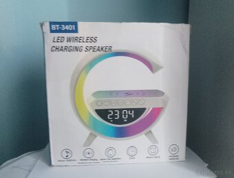 LAMPA S REPRAKOM, HODINAMI, BUDIKOM, BEZDRÔTOVOU NABÍJAČKOU - 8