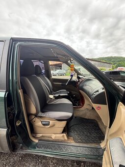 Nissan Terrano 2.7 TDi 92kw 4x4 - 8
