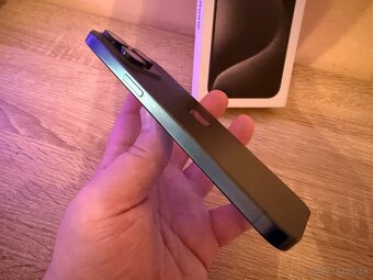 Predám iPhone 15 Pro Max 512GB - 8