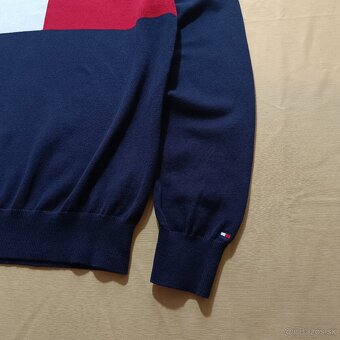 Tommy Hilfiger modrý tenký sveter svetrík s veľkým logom S/M - 8