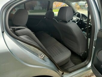 Škoda Octavia 1.6 benzín - 8