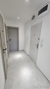 NOVINKA - 3 izb. byt - Terasa - ROŽŇAVSKÁ ul., NOVÁ REKONŠTR - 8