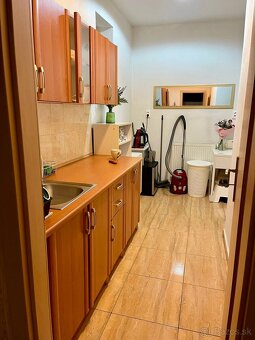 NA PRENÁJOM: Obchodný priestor s výmerou 52m2 v centre mesta - 8