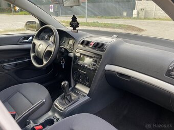 PREDÁM  ŠKODA OCTAVIA 2 1.6.MPI ROK VYR 2005 - 8