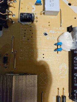 50" Samsung QE50Q60B - QLED - NEFUNKČNY - 8