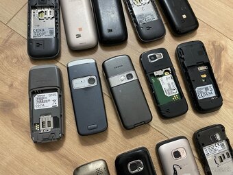 Balík Nokia mobilov č.1 - 8