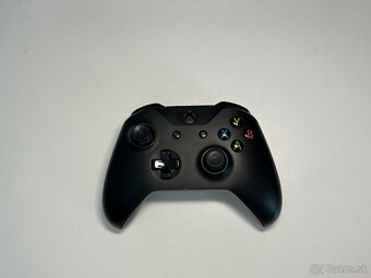 Xbox One X 1TB + 2 ovládače + Xbox účet s hrami - 8