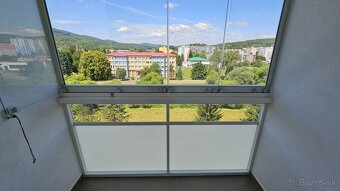 3-IZBOVÝ BYT S BALKÓNOM A SKVELOU DOSTUPNOSŤOU DO CENTRA - 8