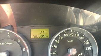 Hyundai accent - 8