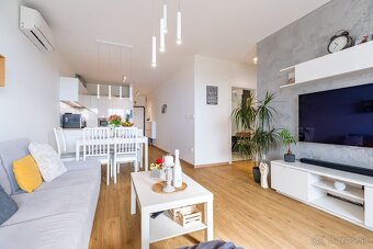 NA PREDAJ MODERNÝ 3-IZBOVÝ BYT S KRÁSNYM VÝHĽADOM - 8