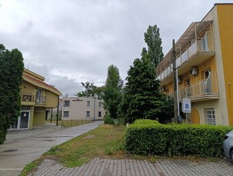 Penzión priamo v centre Slnečných jazier v Senci - 8