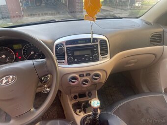 Hyundai Accent 1.5 CRDI - 8