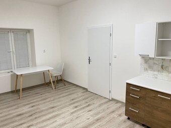Prenájom obchodného priestoru plus bytu - Piešťany - 8