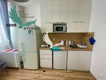 Exkluzívne 1-izbový byt na prenájom blízko centra v Banskej  - 8