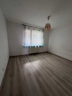 VIVAREAL  VEĽKÝ 4 izbový byt s loggiou, rekonštrukcia, výme - 8