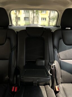 Volvo XC90 D5 235k Drive-E Inscription AWD A/T - 8