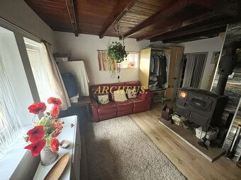 NA PREDAJ CELOROČNE OBÝVATEĽNÁ CHALUPA - 8