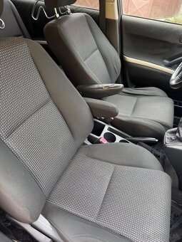 Toyota Corolla Verso 130KW 7Miestna - 8