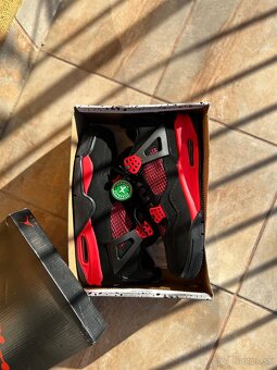 Jordan 4 retro Red Thunder - 8