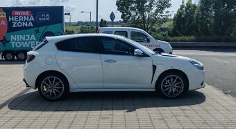 Alfa Romeo Giuletta - 8
