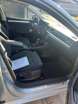 Škoda Superb 3 kombi 2.0 TDi DSG 110kw Ambiente - 8