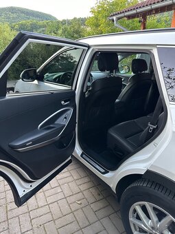 Hyundai Grand Santa Fe - 8
