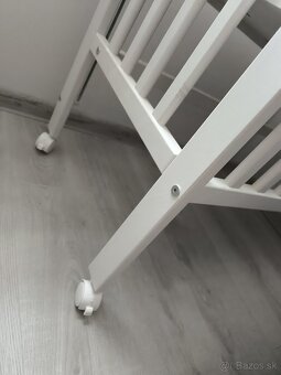 Detská prvá postieľka so sťahovacím bokom - Biela 90 x 40 cm - 8