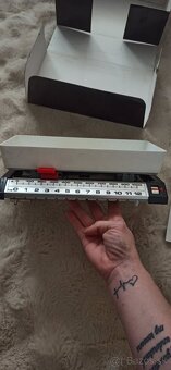 Starožitnosti -vazy,knihy, fotoaparát - 8