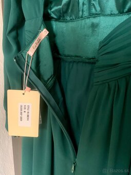 Tmavozelené spoločenské šaty - 8