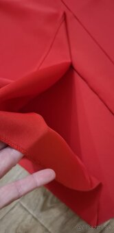 Červené spoločenské šaty - 8