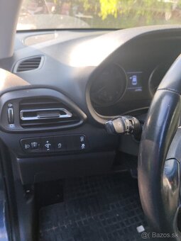 Hyundai i30 kombi family - 8