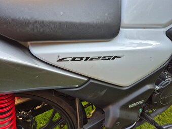 Honda CBF125M - 8